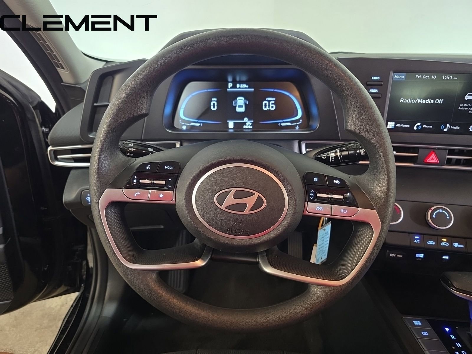 Used 2025 Hyundai Elantra SE image 13