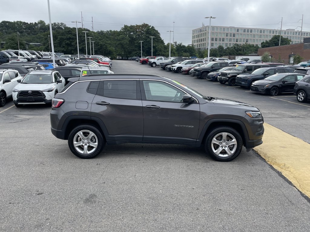 Certified 2024 Jeep Compass Latitude AWD/4WD image 7