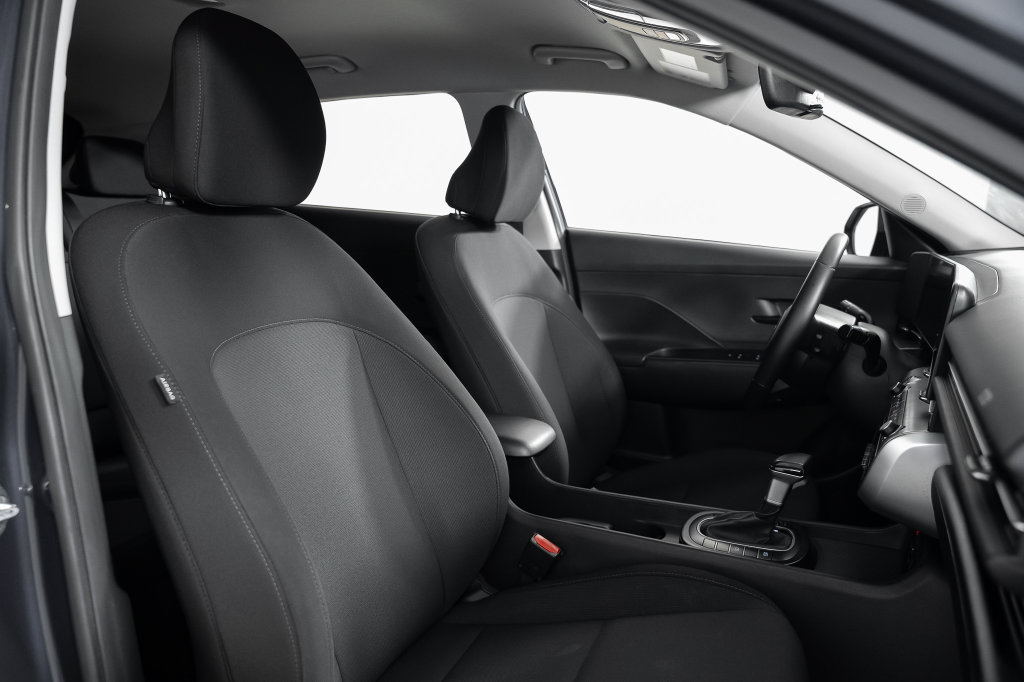 Certified 2025 Hyundai Kona SEL FWD image 24