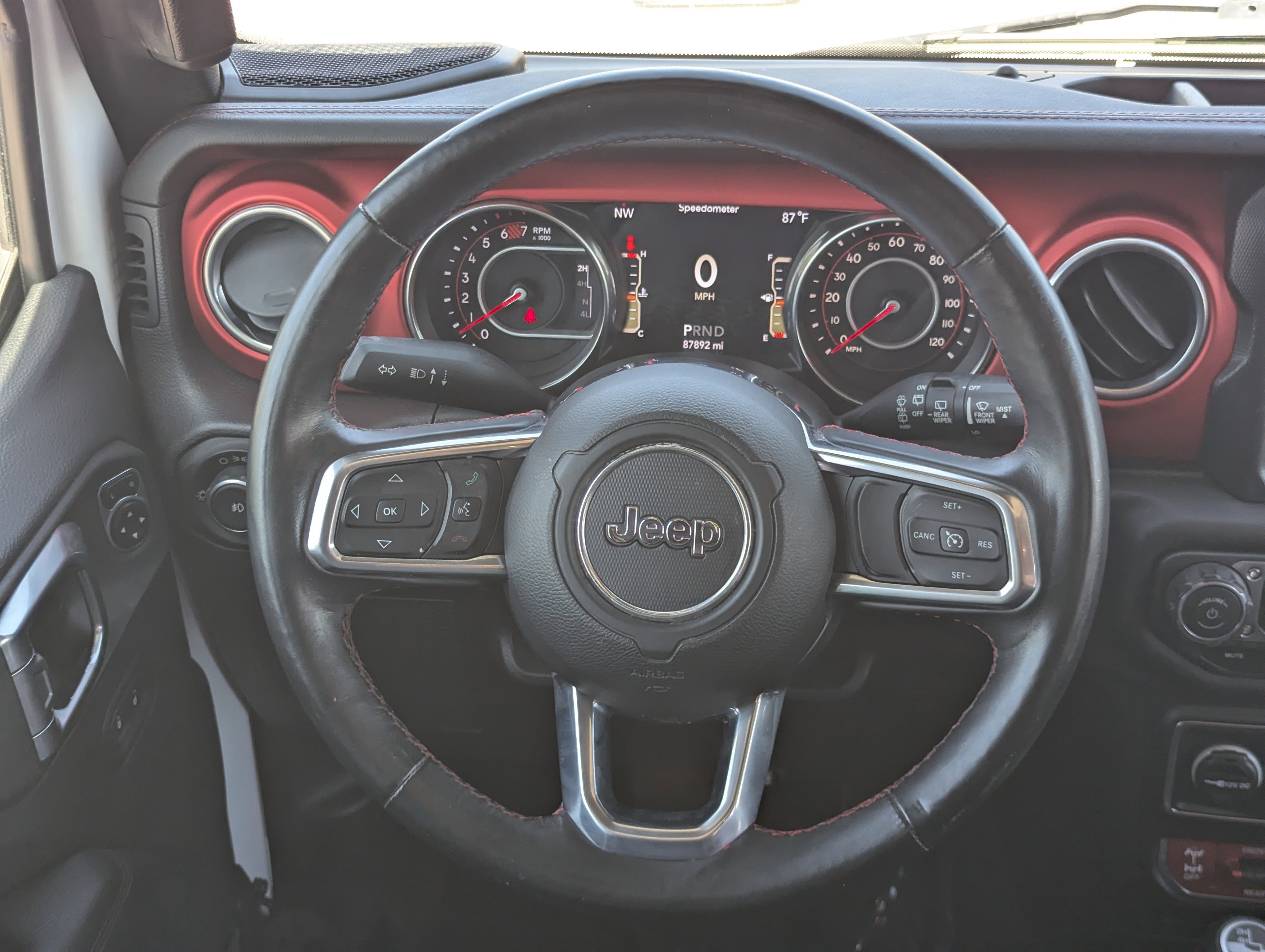 Used 2018 Jeep Wrangler Unlimited Rubicon AWD/4WD image 16