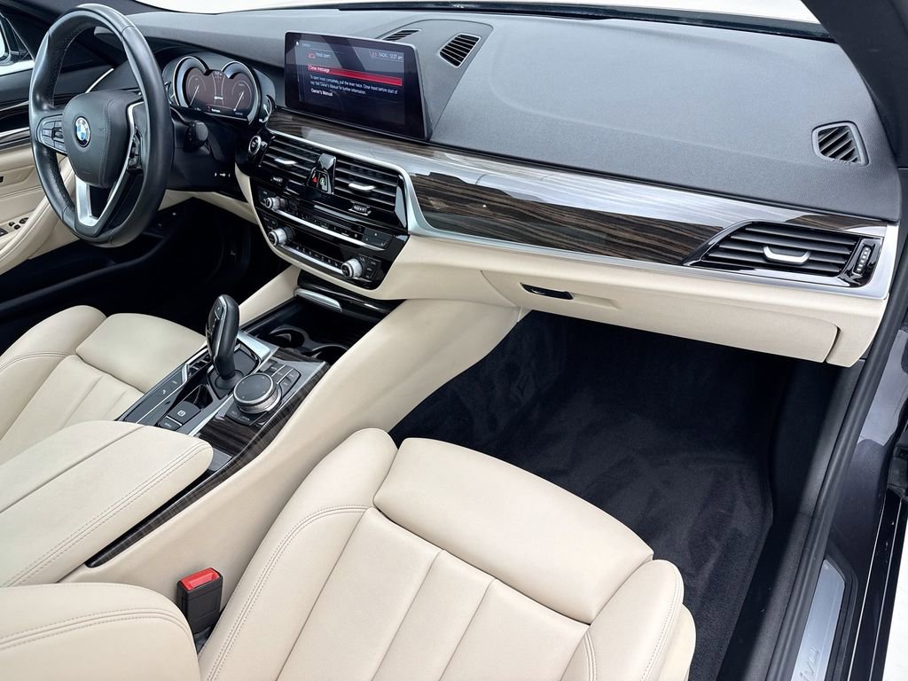 Used 2019 BMW 530e w/ Convenience Package image 16
