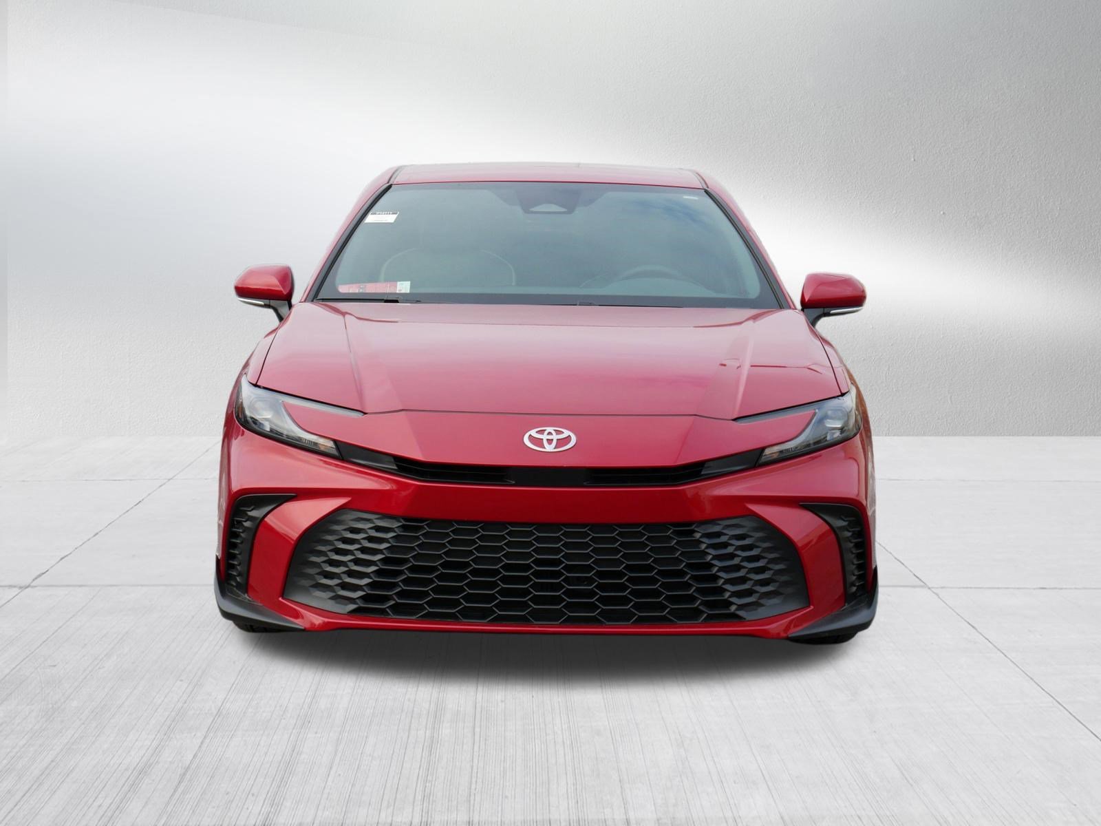 Certified 2025 Toyota Camry SE w/ Convenience Package image 2
