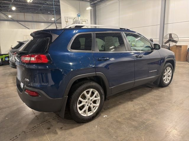 Used 2018 Jeep Cherokee Latitude Plus w/ Cold Weather Group image 5