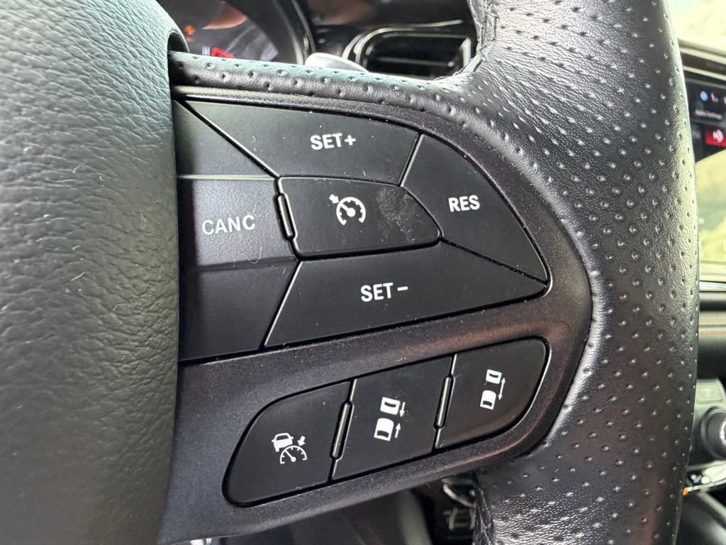 Used 2023 Dodge Durango R/T w/ Tow 'N Go Package AWD/4WD image 29