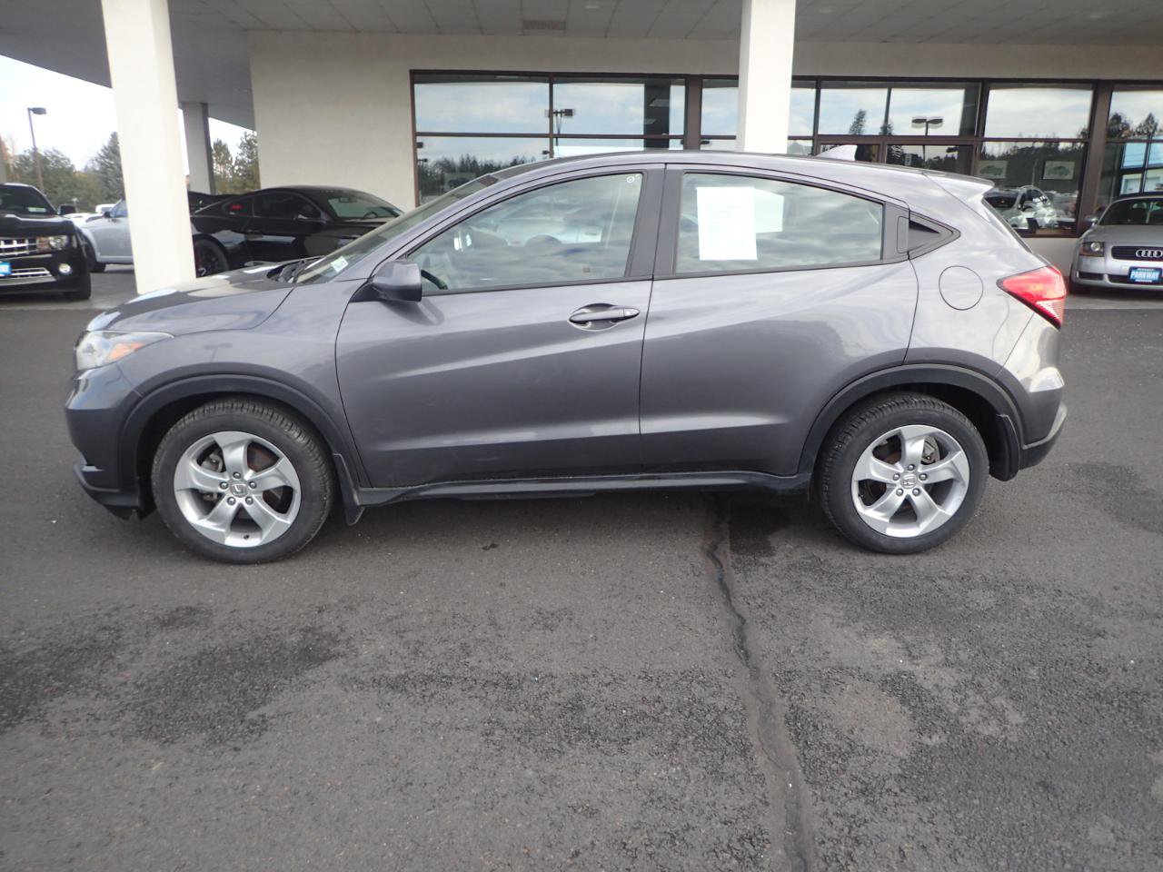 Used 2018 Honda HR-V LX image 2