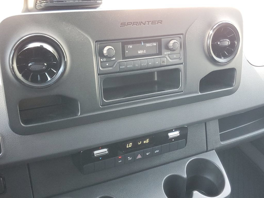 Used 2025 Mercedes-Benz Sprinter 2500 image 18