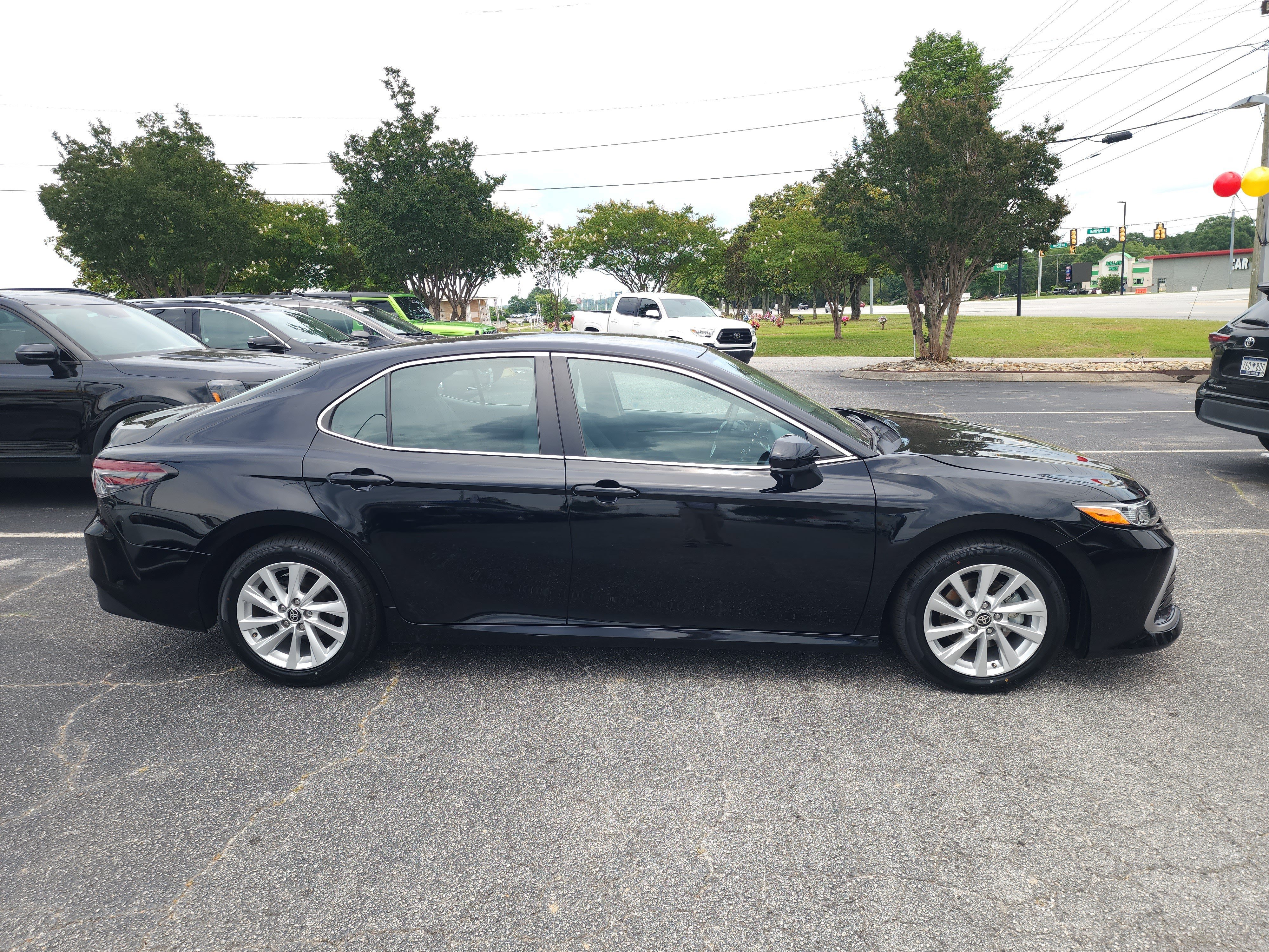 Used 2024 Toyota Camry LE FWD image 3