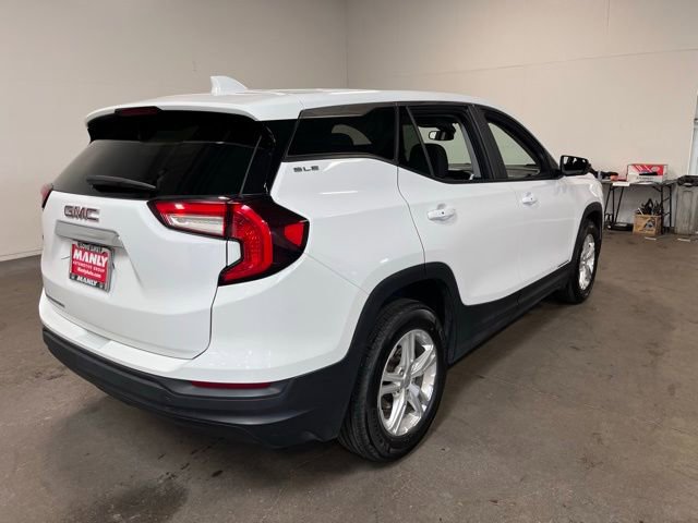 Used 2024 GMC Terrain SLE image 4