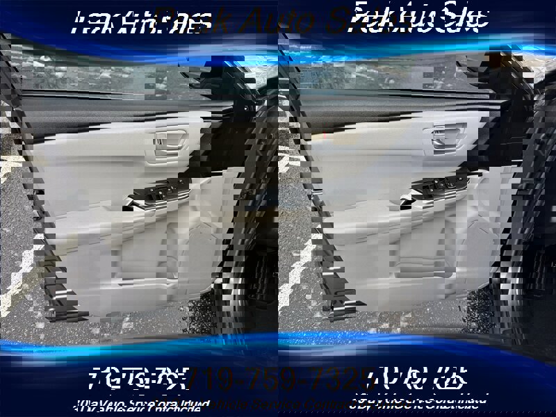 Used 2015 Toyota Camry SE image 11