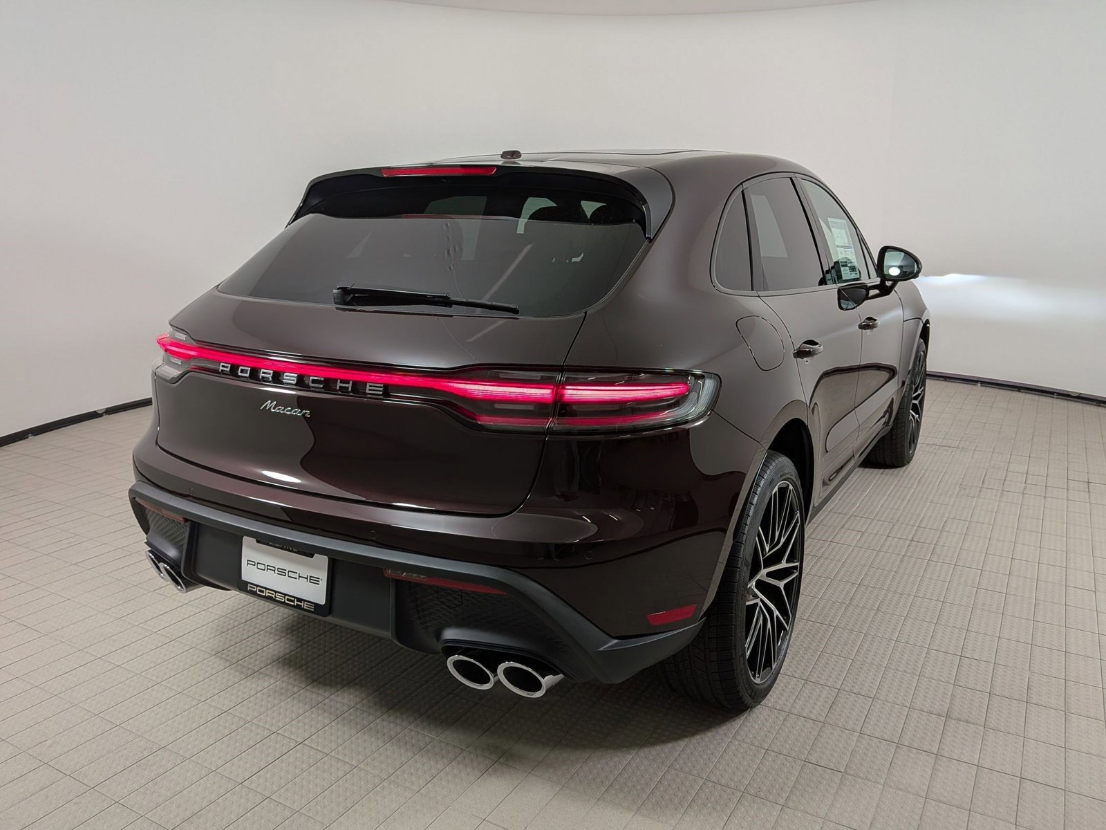 New 2026 Porsche Macan AWD/4WD image 9