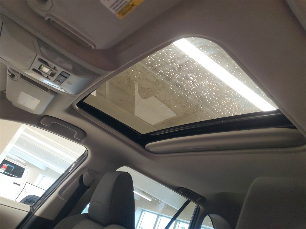 Used 2022 Toyota RAV4 XLE image 19