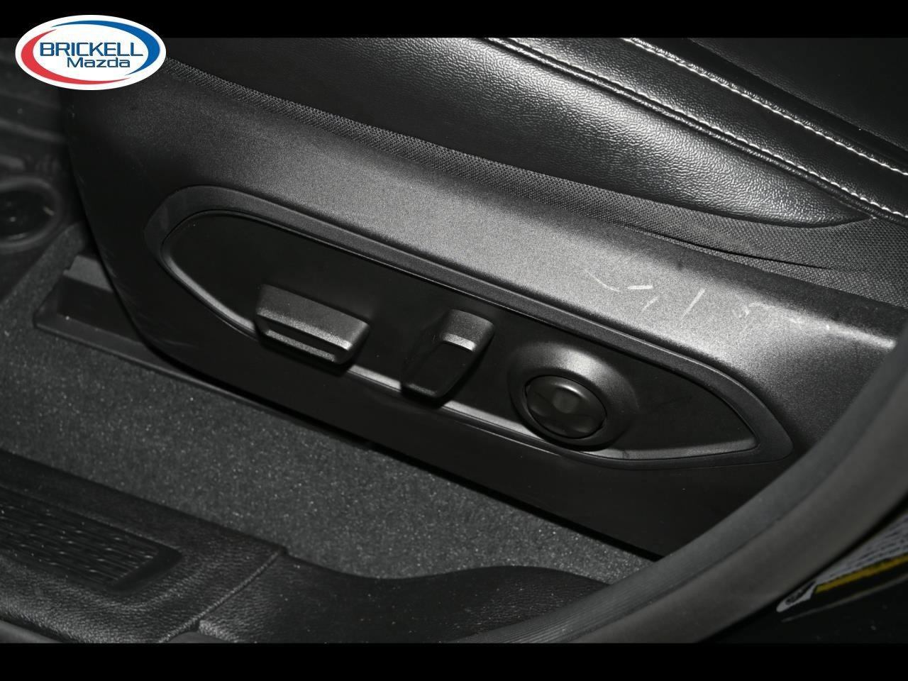 Used 2024 Jeep Grand Cherokee Limited w/ Black Appearance Package RWD image 25
