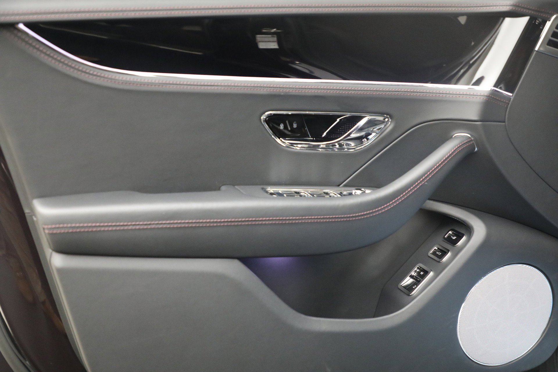 New 2026 Bentley Flying Spur Plug-In Hybrid image 14