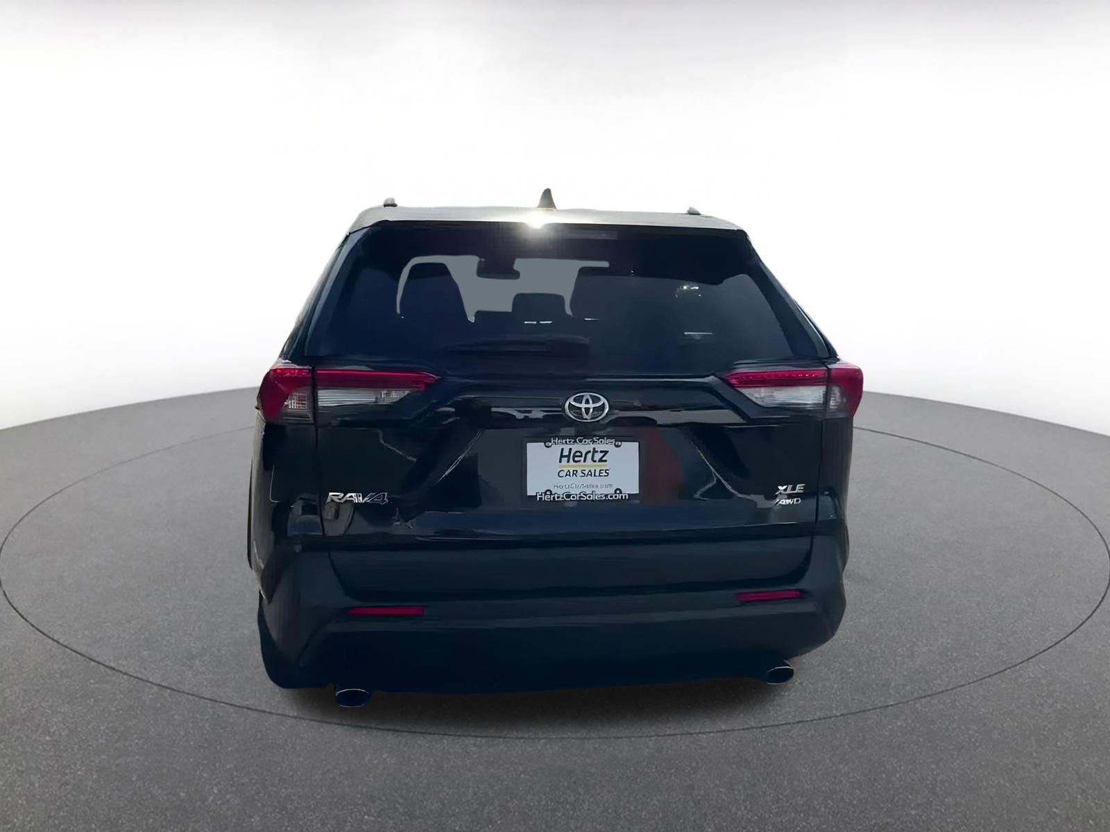 Used 2025 Toyota RAV4 XLE image 12