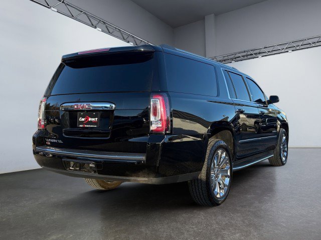 Used 2018 GMC Yukon XL Denali w/ Open Road Package AWD/4WD image 6