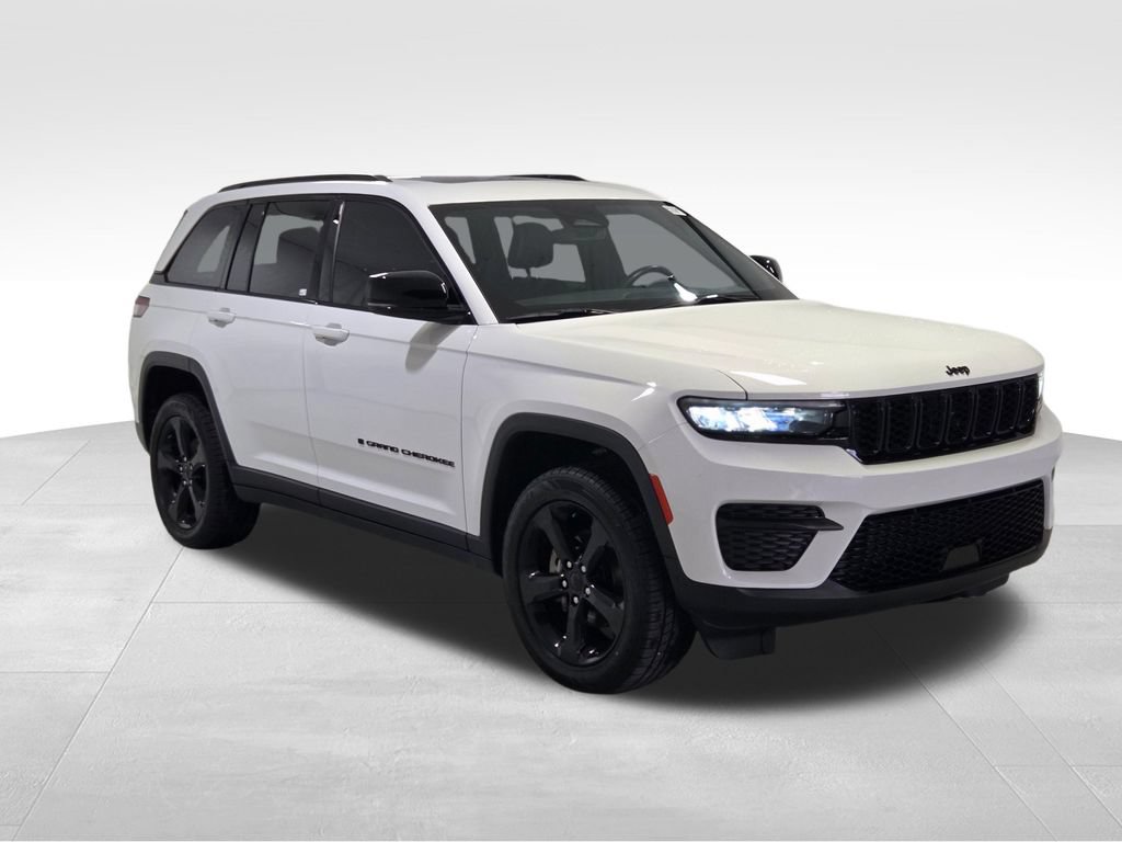 Certified 2022 Jeep Grand Cherokee Altitude AWD/4WD image 20