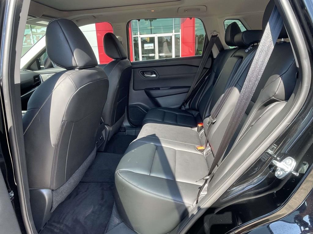 Used 2024 Nissan Rogue SL w/ SL Premium Package image 11