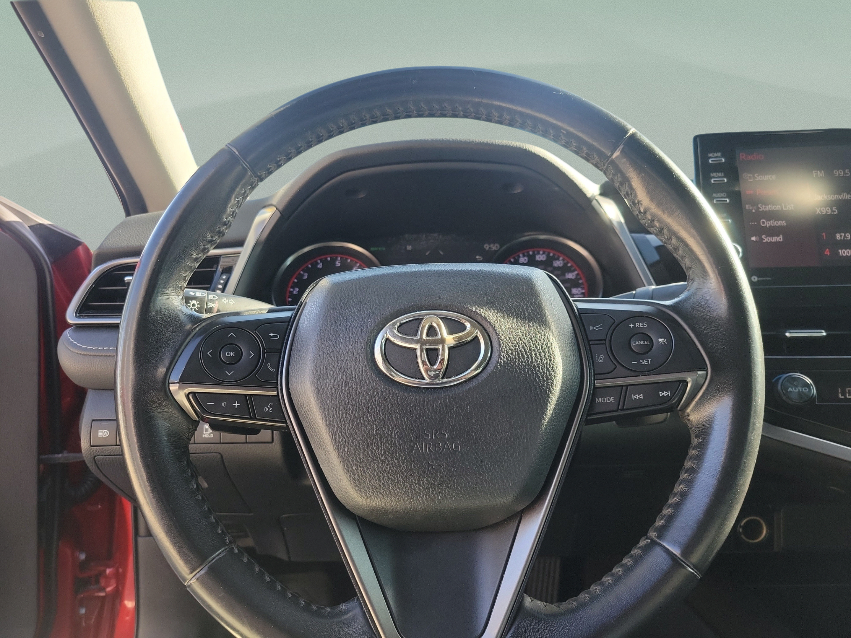 Used 2021 Toyota Camry XSE FWD image 14