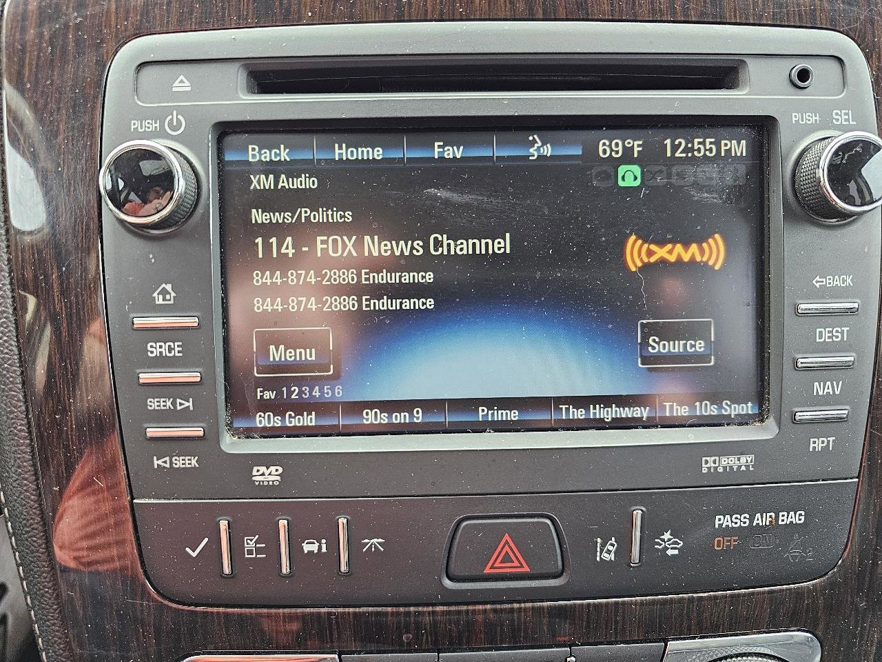 Used 2015 Chevrolet Traverse LTZ AWD/4WD image 16