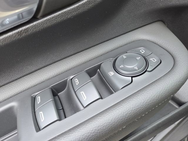 Used 2023 GMC Terrain SLE w/ Driver Convenience Package image 8