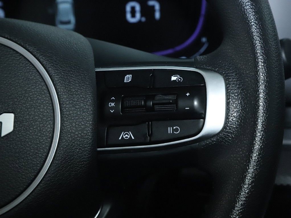 Used 2025 Kia Sportage LX AWD/4WD image 23