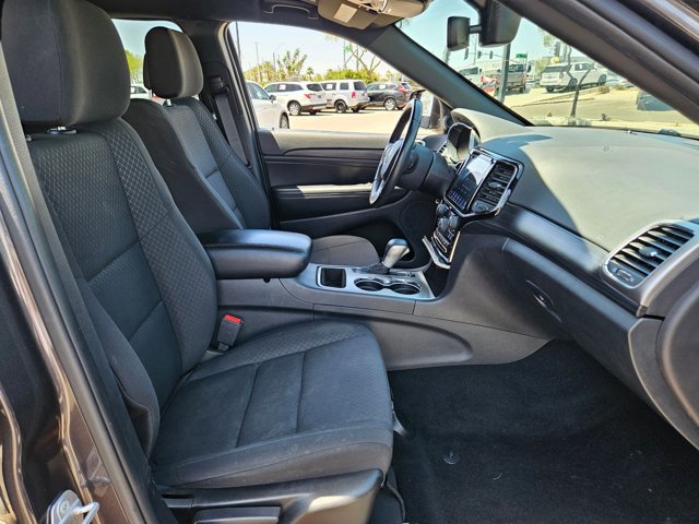 Used 2019 Jeep Grand Cherokee Laredo w/ 18" Wheel & 8.4" Radio Group RWD image 23