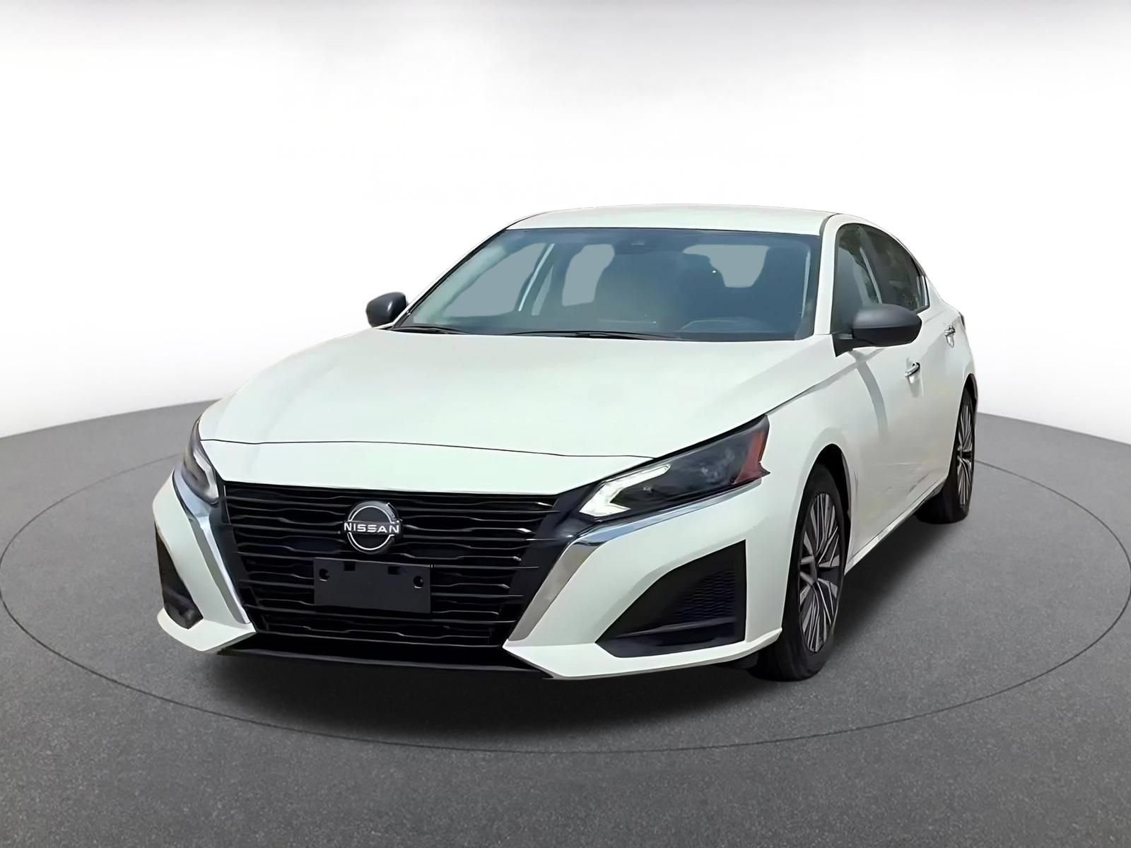 Used 2025 Nissan Altima 2.5 SV FWD image 8