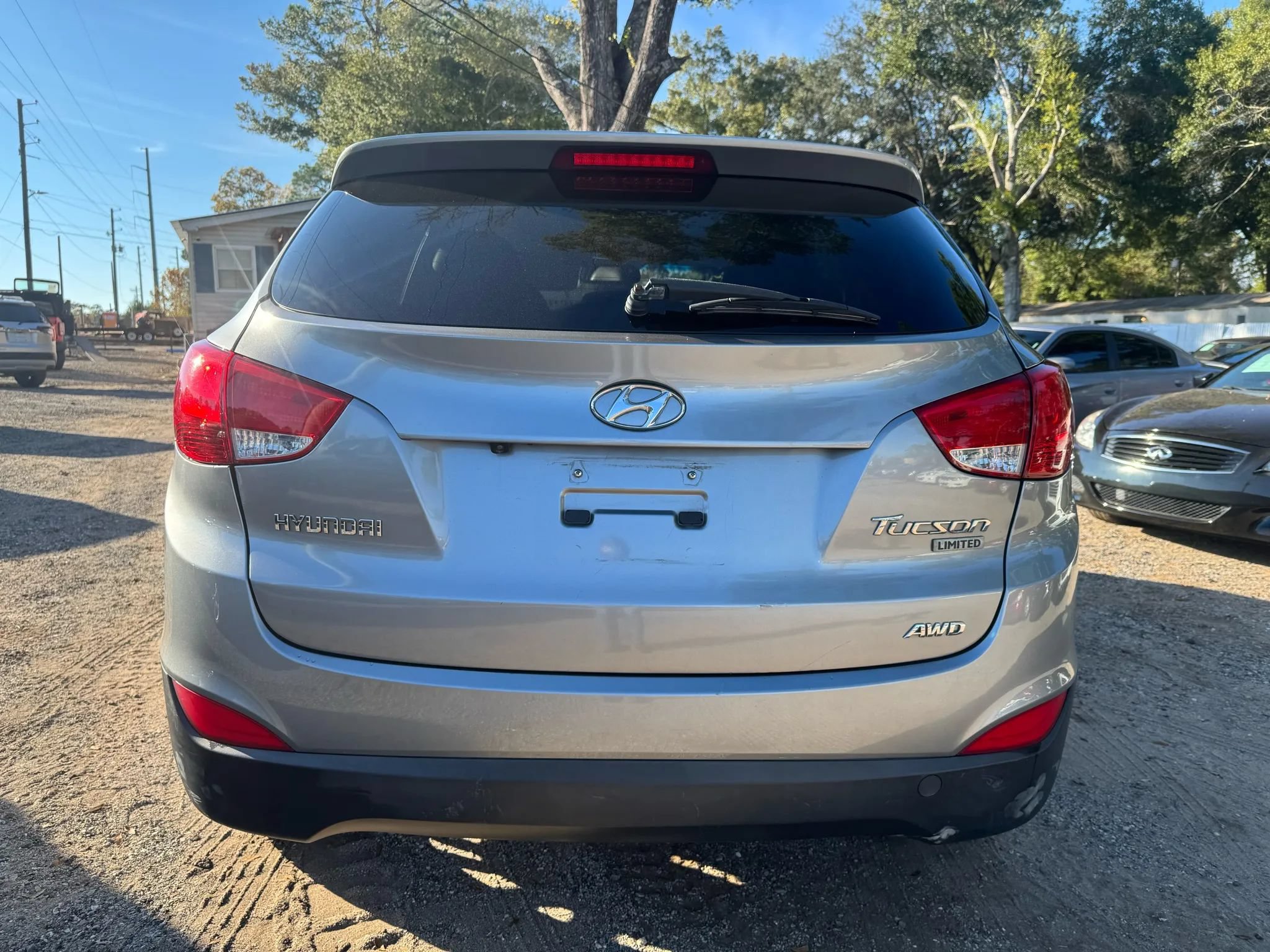 Used 2010 Hyundai Tucson Limited w/ Premium Pkg 4 AWD/4WD image 4