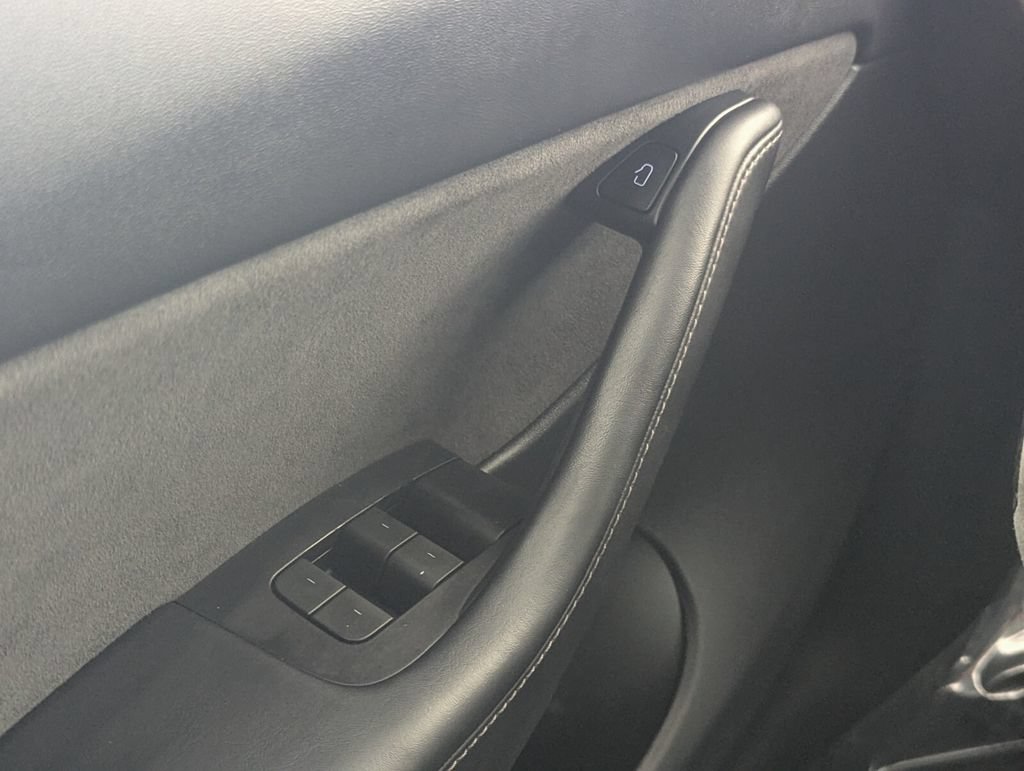 Used 2022 Tesla Model Y Performance AWD/4WD image 15