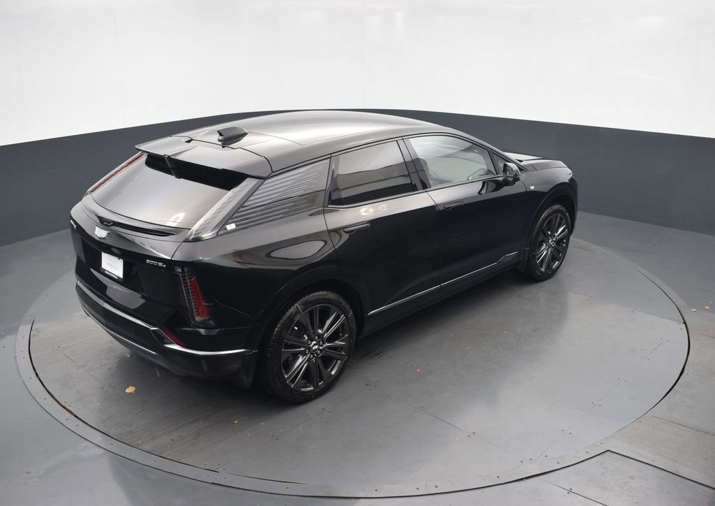 New 2026 Cadillac Optiq Sport 2 w/ LPO, Floor Liner Package image 45