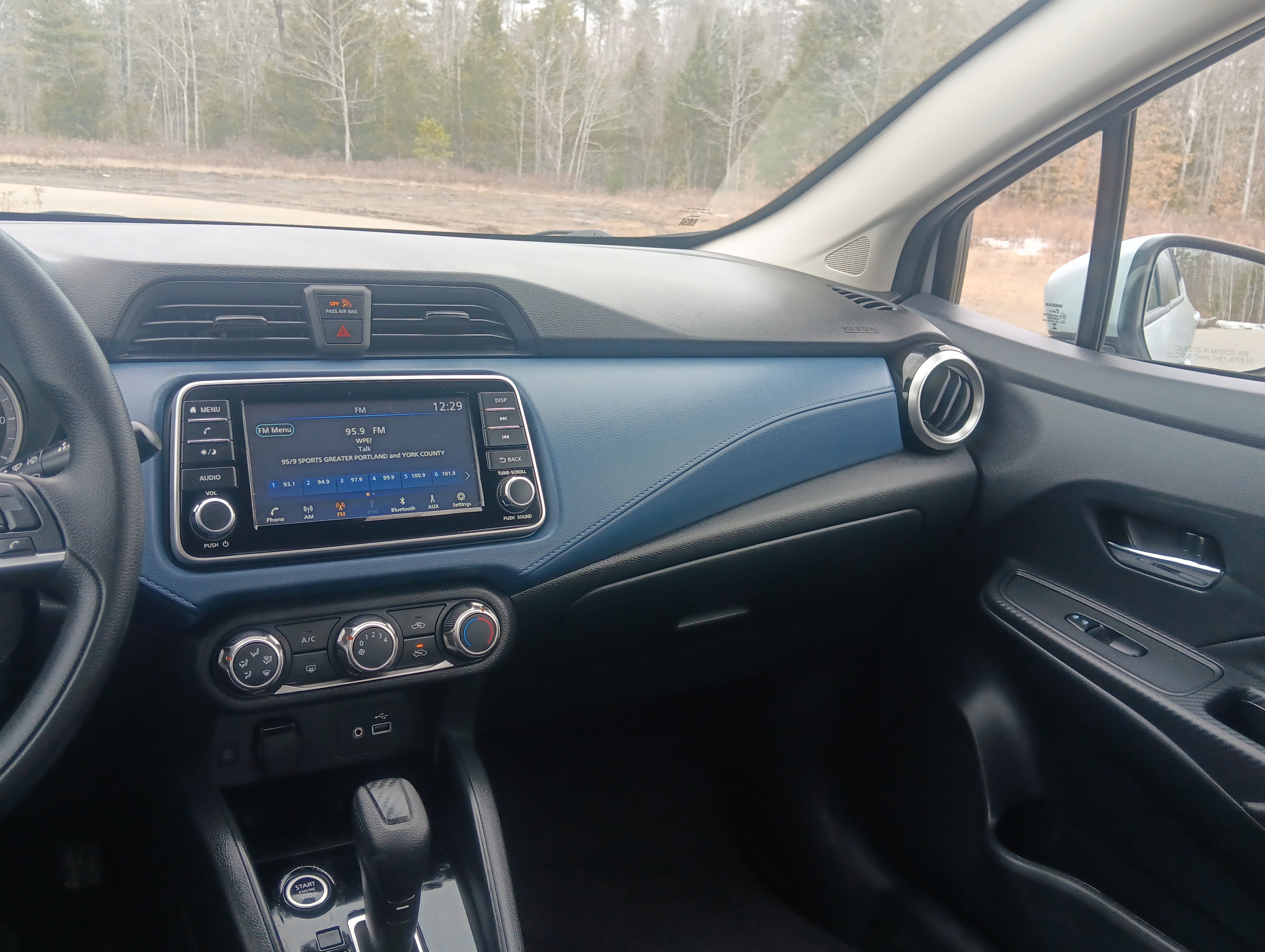 Certified 2025 Nissan Versa SV w/ Trunk Package image 19