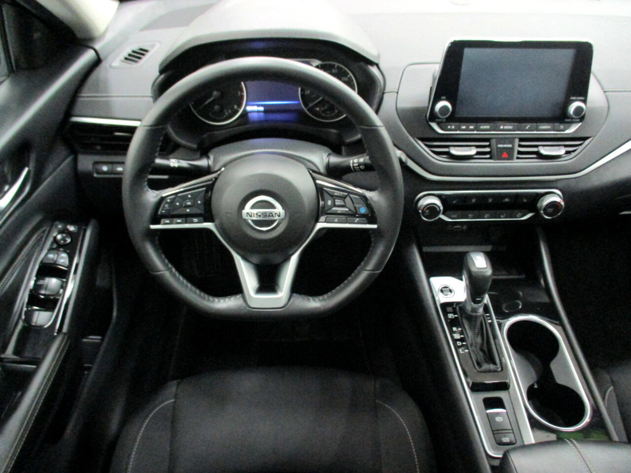 Used 2022 Nissan Altima 2.5 SV w/ SV Premium Package image 15