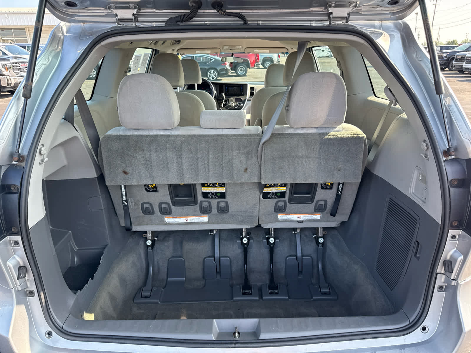 Used 2015 Toyota Sienna L FWD image 22