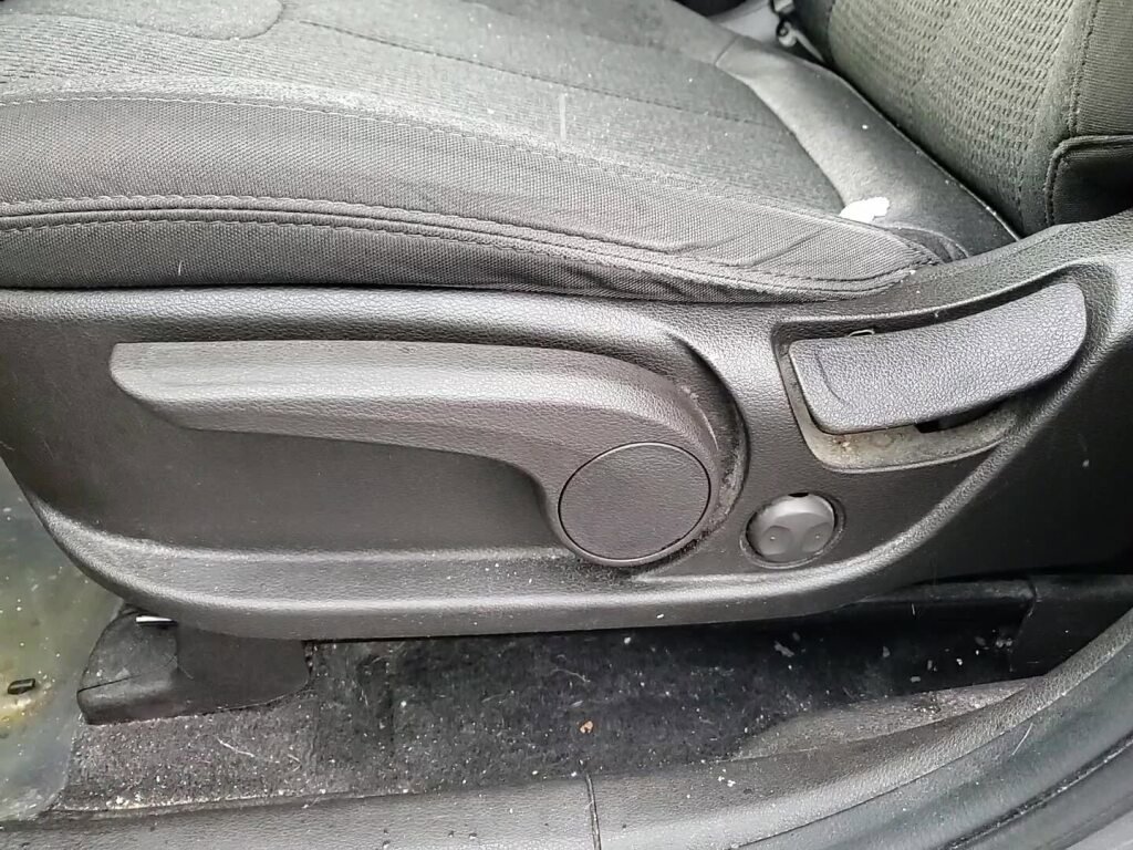 Used 2019 Hyundai Santa Fe SE image 12