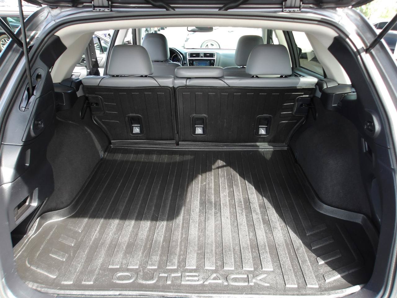 Used 2018 Subaru Outback 2.5i Limited w/ Popular Package #2 AWD/4WD image 11