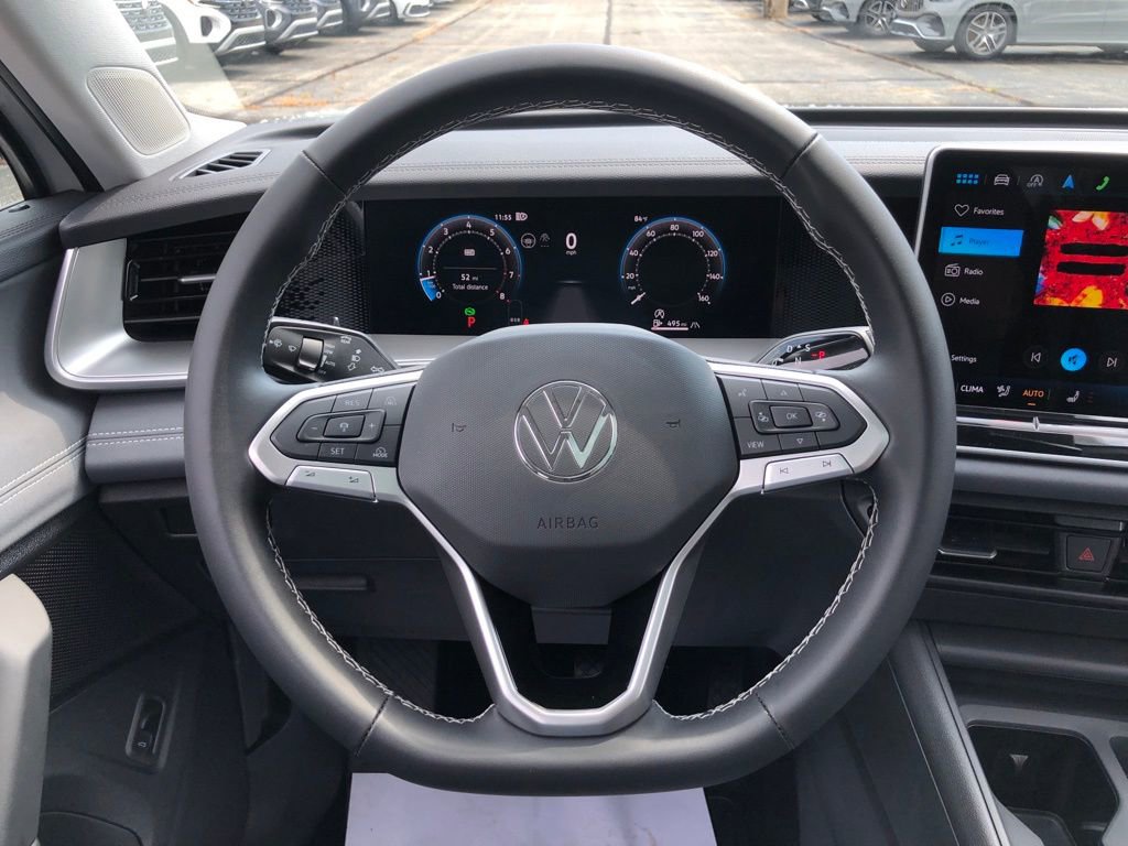 Used 2025 Volkswagen Tiguan SE w/ Panoramic Sunroof Package image 19