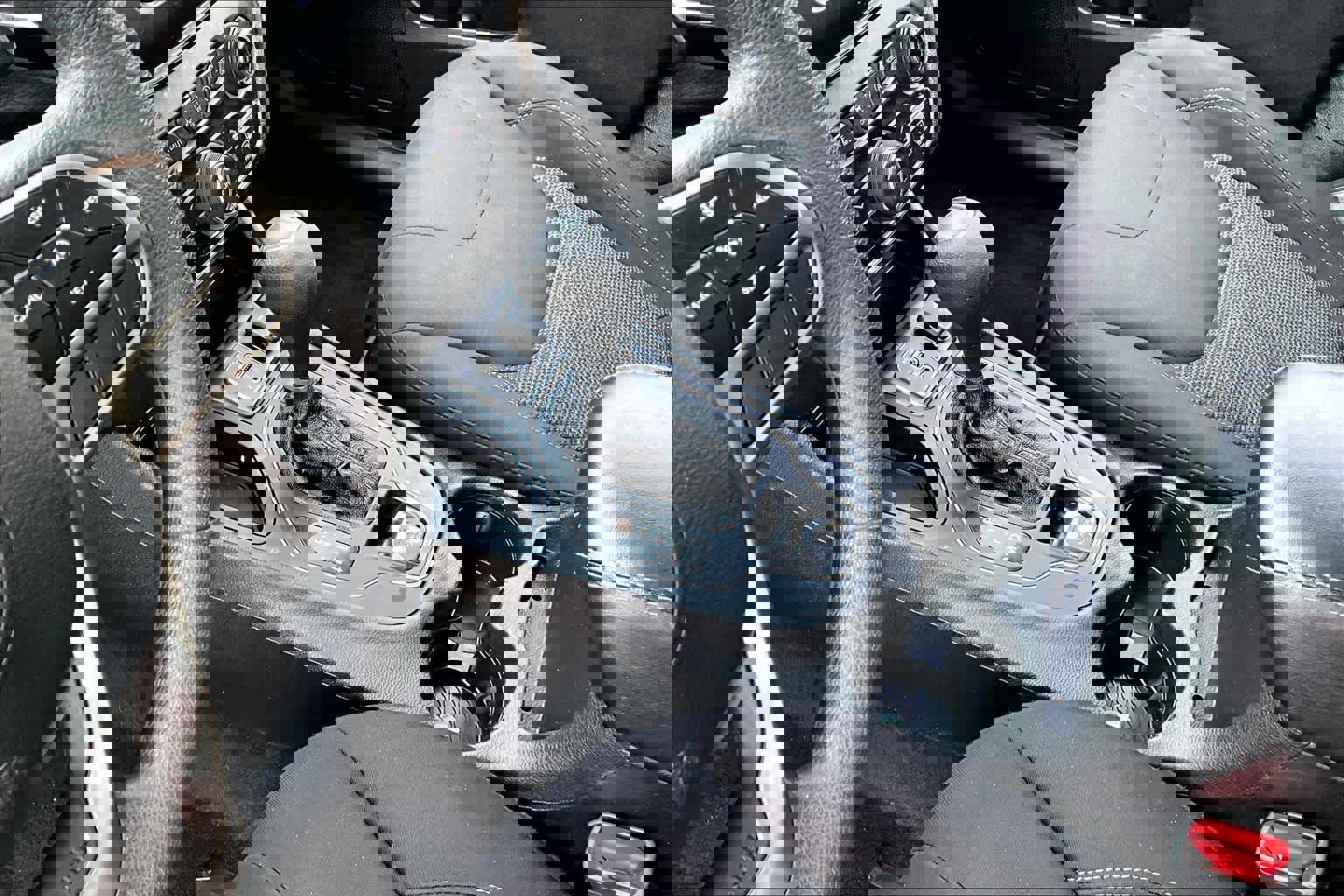 Used 2020 Jeep Cherokee Latitude FWD image 16