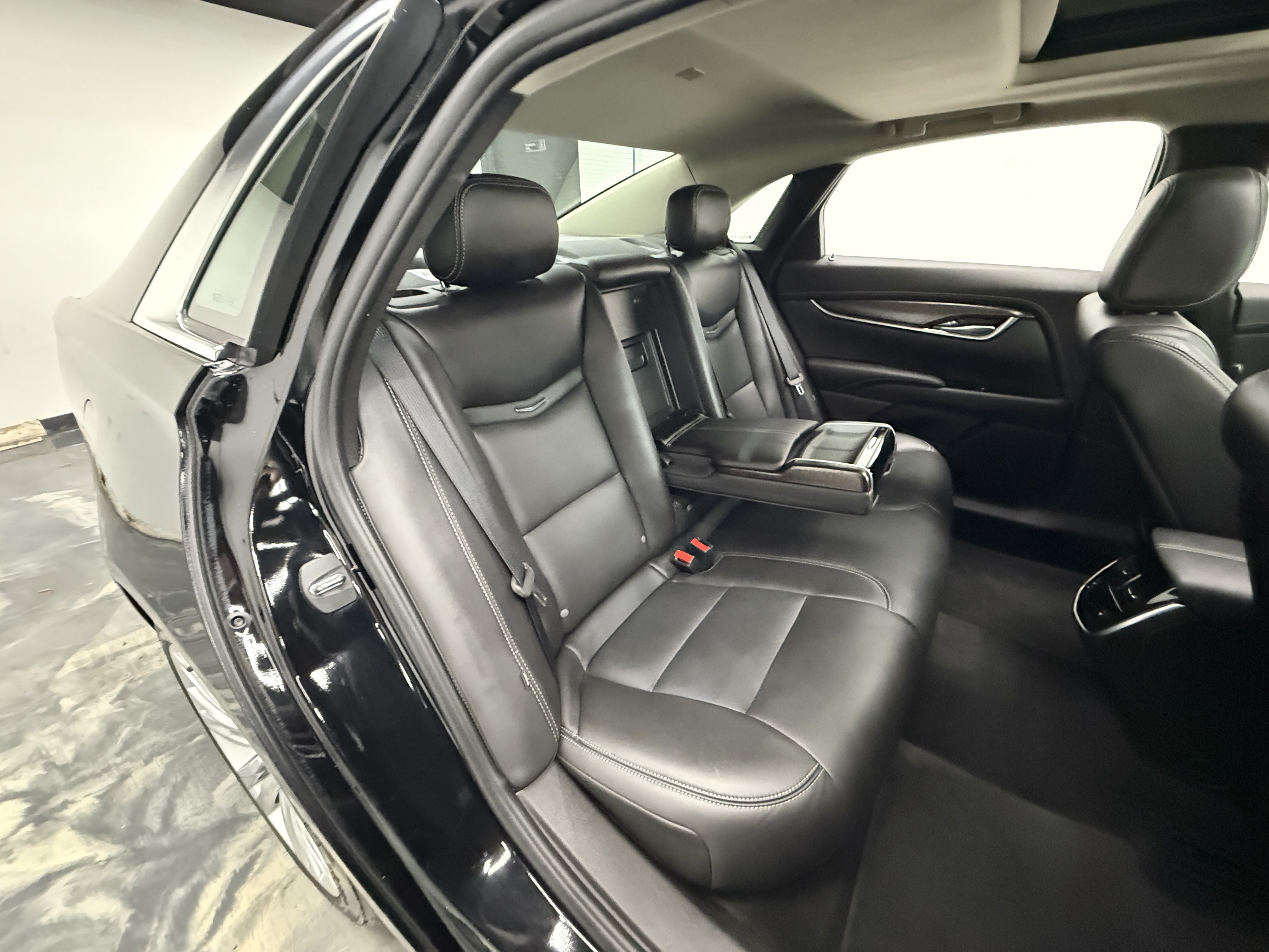 Used 2018 Cadillac XTS Luxury AWD/4WD image 26