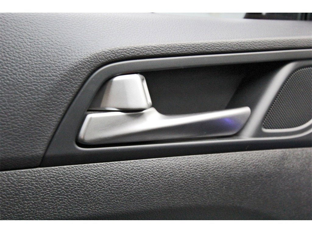 Used 2020 Hyundai Tucson SEL w/ Cargo Package image 18