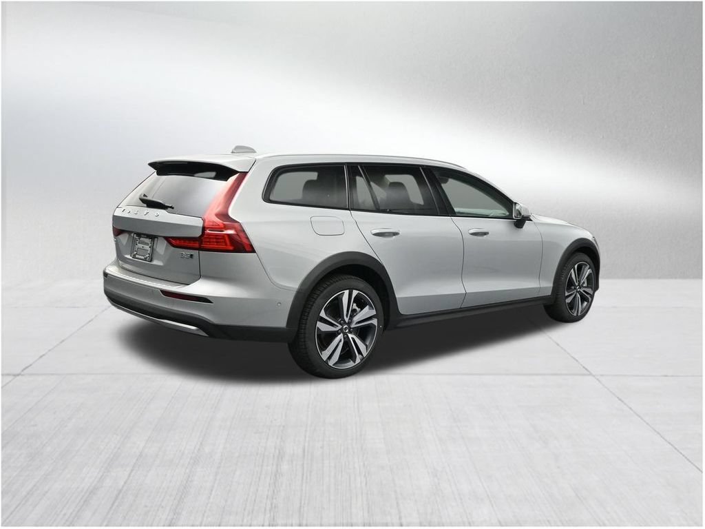 New 2026 Volvo V60 B5 Cross Country Plus w/ Protection Package Premier AWD/4WD image 5