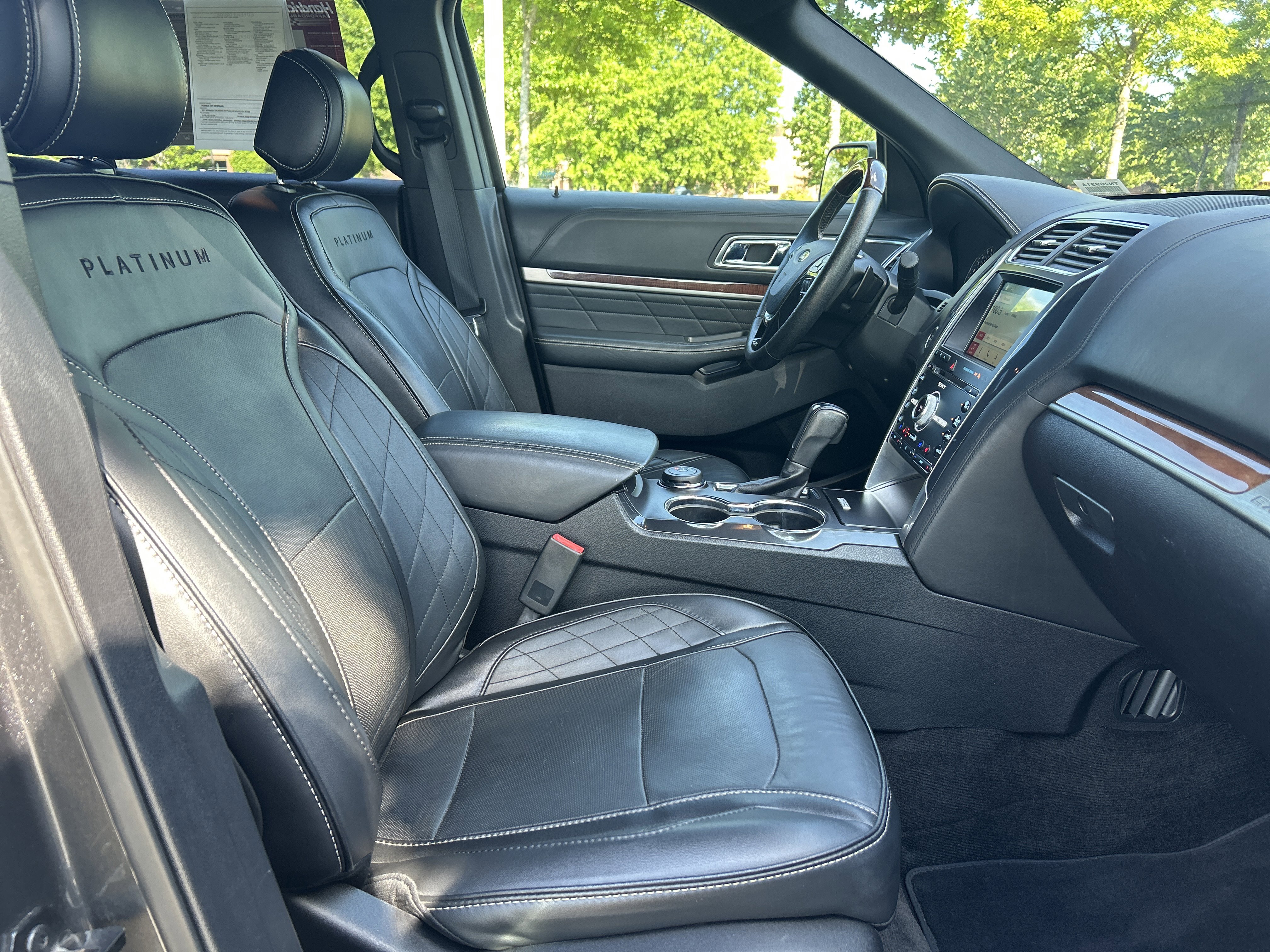 Used 2017 Ford Explorer Platinum AWD/4WD image 31