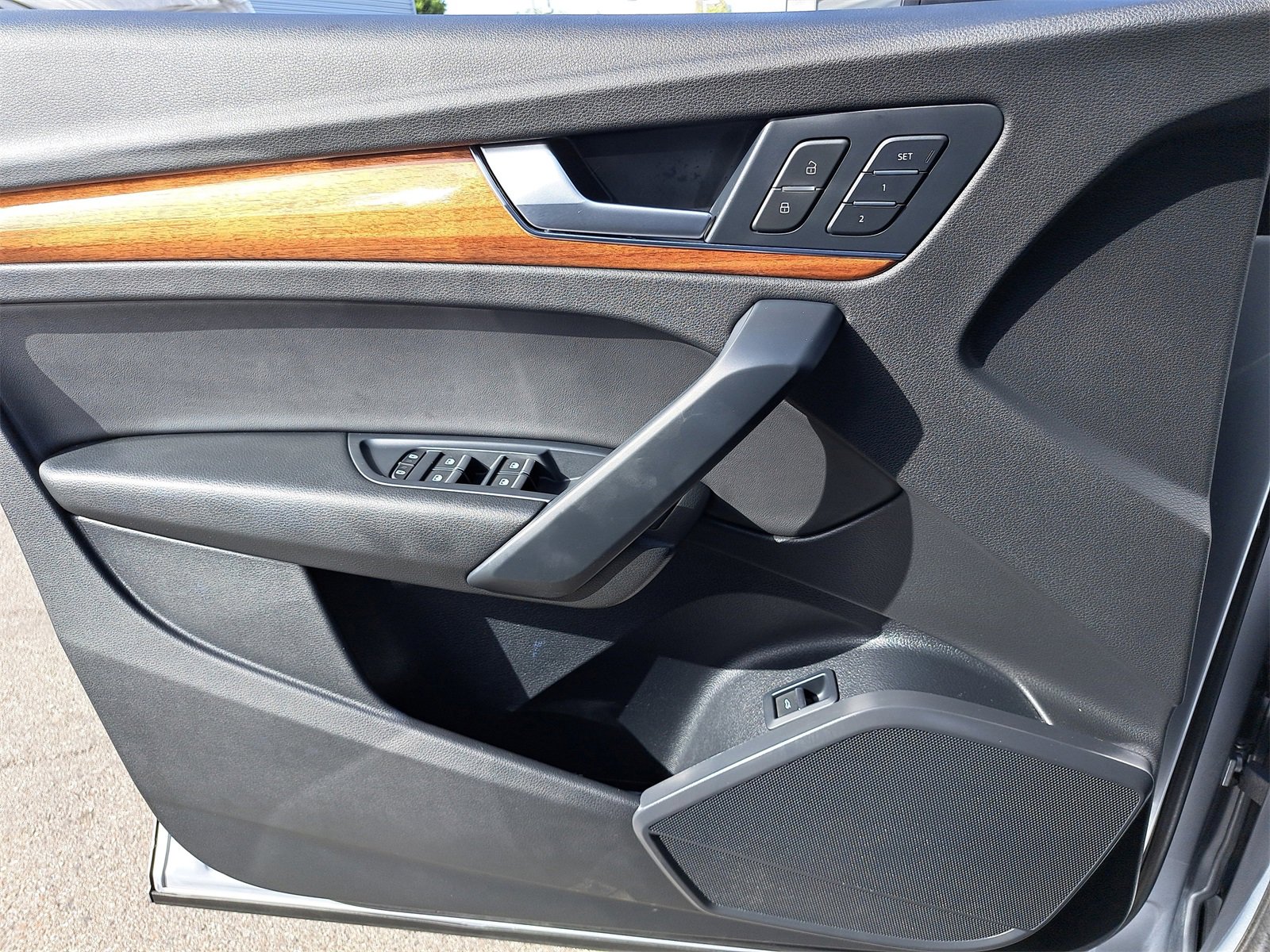 Used 2023 Audi Q5 2.0T Premium w/ Convenience Package image 29