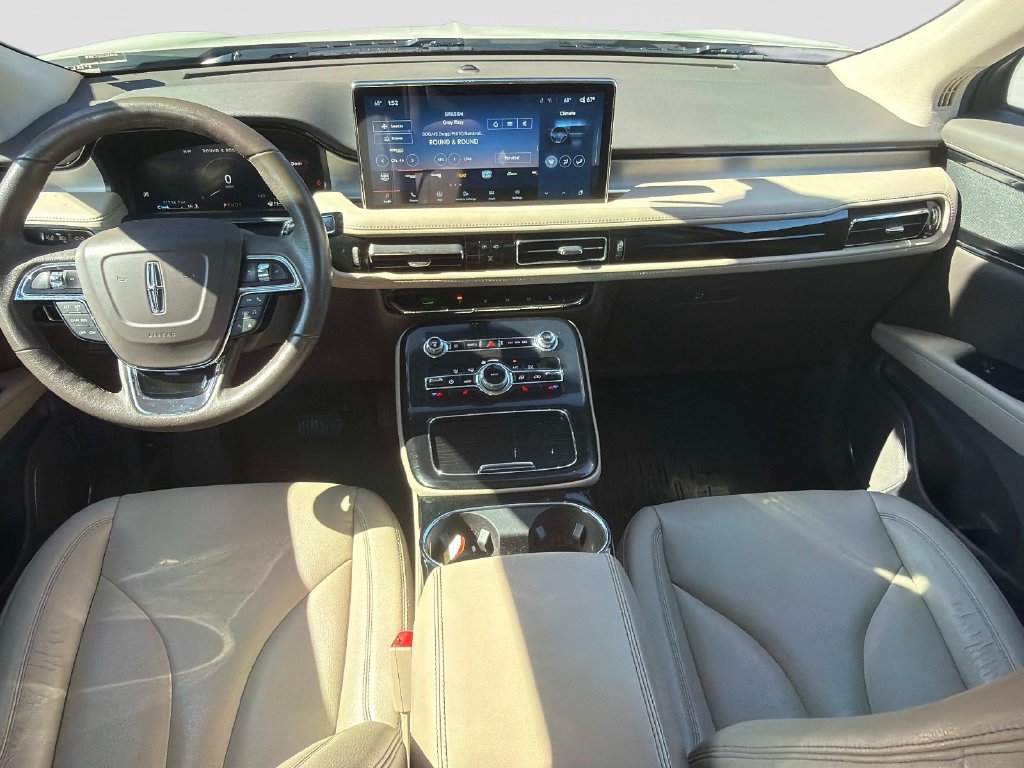 Used 2023 Lincoln Nautilus FWD w/ Premium Package image 16