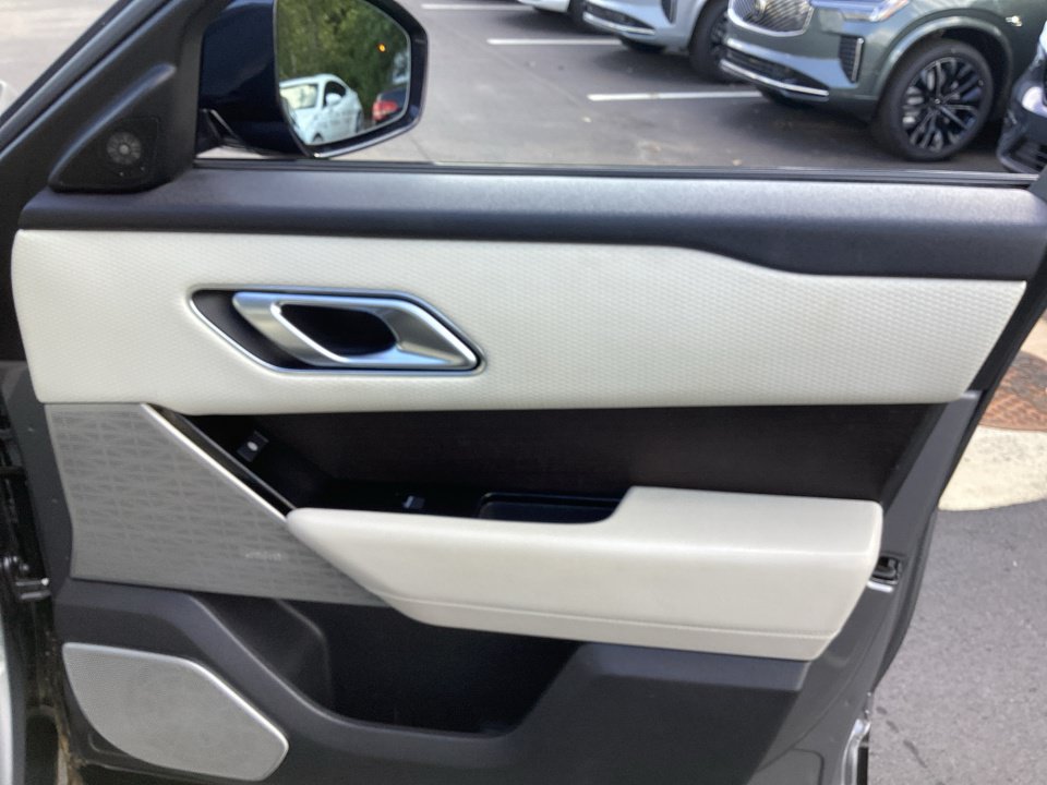 Used 2020 Land Rover Range Rover Velar S AWD/4WD image 35