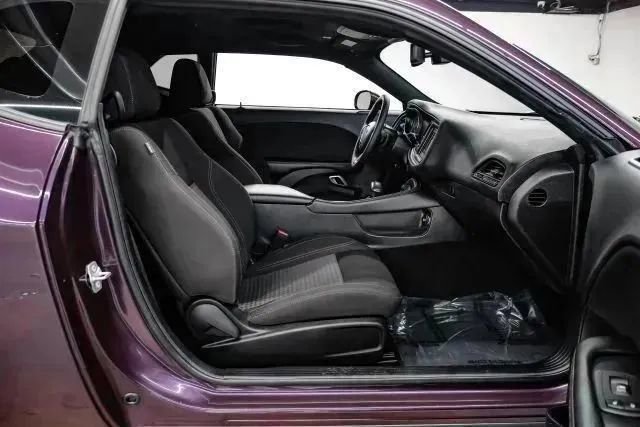 Used 2020 Dodge Challenger SXT image 39