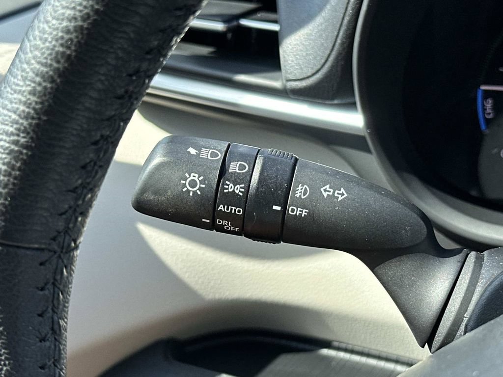 Used 2024 Toyota Sienna XLE FWD image 31