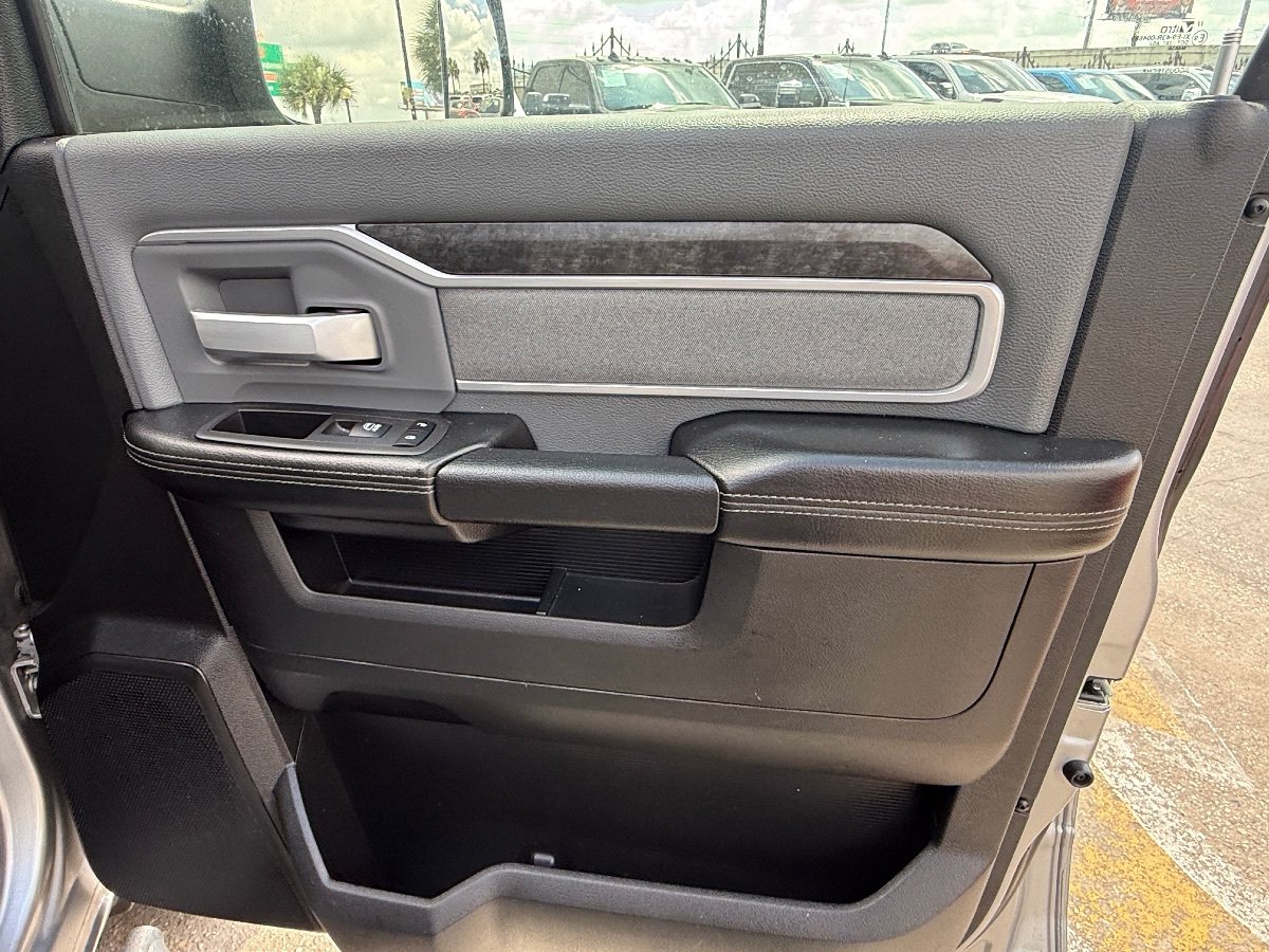 Used 2022 RAM 3500 Lone Star AWD/4WD image 16