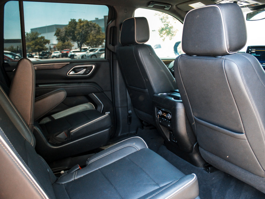 Used 2023 Chevrolet Suburban Premier RWD image 29