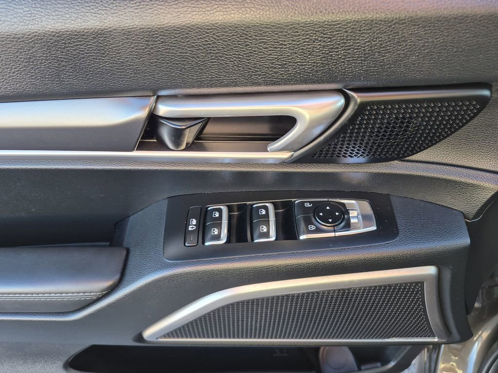 Certified 2025 Kia Telluride S image 9