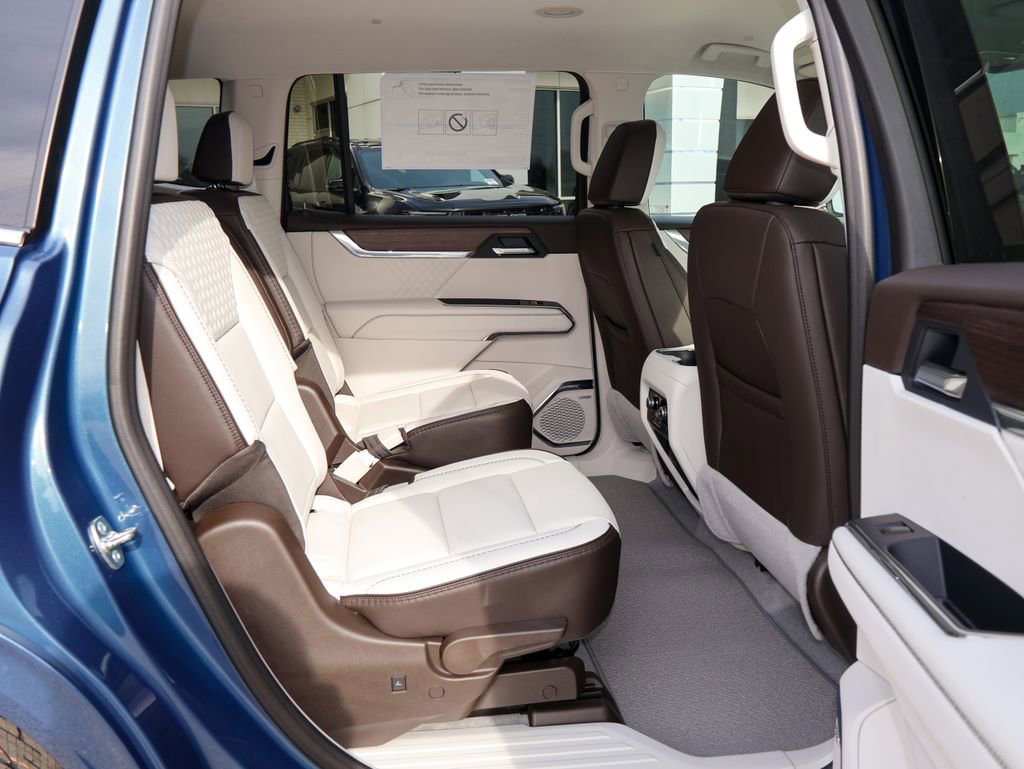 New 2026 GMC Acadia Denali w/ Super Cruise Package image 37